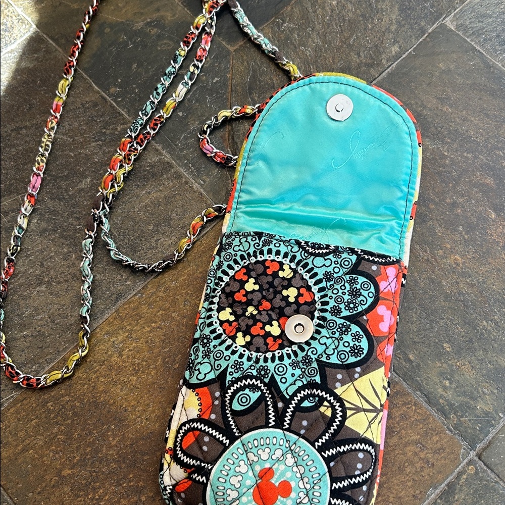 Vera Bradley Disney Edition Crossover small purse/wallet/phone bag. NWOT. - Picture 3 of 8